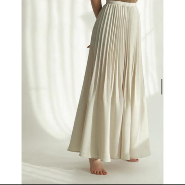 louren accordion pleats flare skirt アイボリ レディースのスカート(ロングスカート)の商品写真