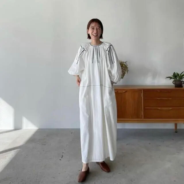 CLANE SMOCK EMBROIDERY ONE PIECE ホワイト 2