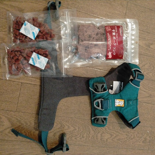 mont bell(モンベル)のruffwear　ハーネスS オヤツセット　 その他のペット用品(犬)の商品写真