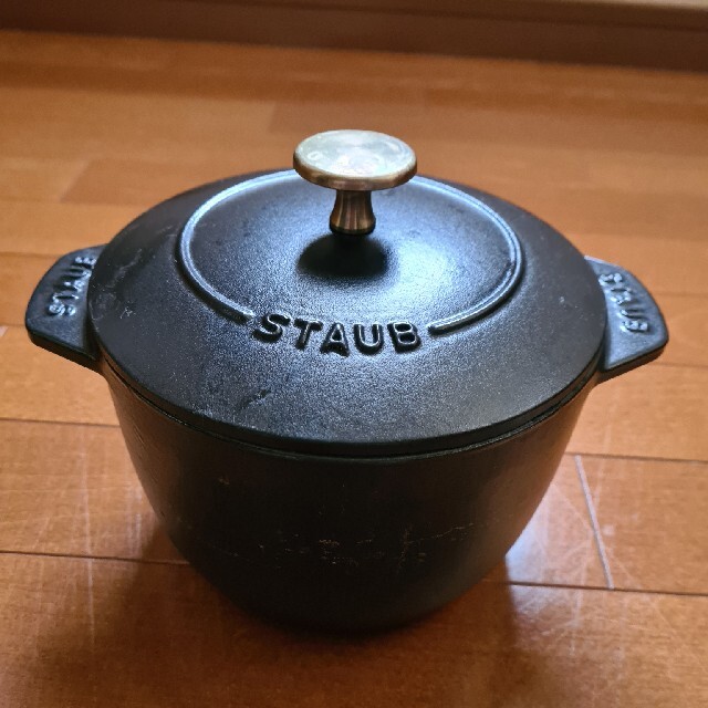 STAUB(ストウブ)のストウブ 鍋 ココット ゴハン staub ブラック ホーロー  インテリア/住まい/日用品のキッチン/食器(鍋/フライパン)の商品写真