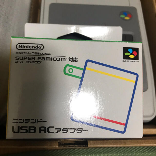 任天堂(ニンテンドウ)のスーパーファミコンミニ　USBアダプタ エンタメ/ホビーのゲームソフト/ゲーム機本体(家庭用ゲーム機本体)の商品写真