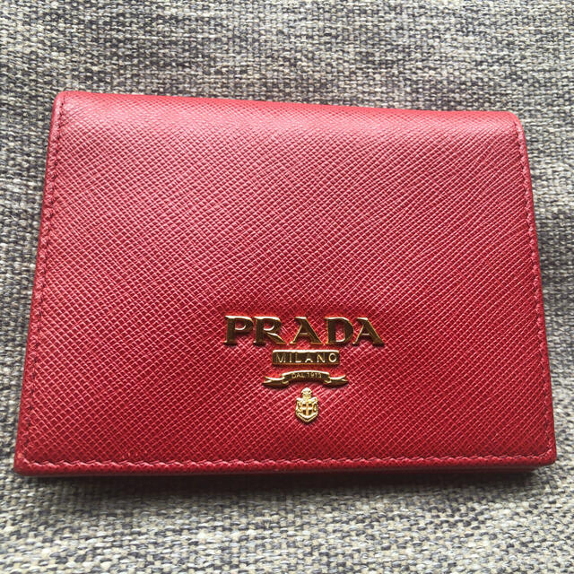 オンライン限定商品】 PRADA レザー 折財布 美品 プラダ ⭐️ - 財布