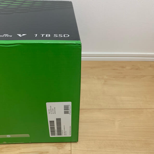 Xbox(エックスボックス)の○新品　未使用　Xbox Series X 1TB RRT-00015 本体  エンタメ/ホビーのゲームソフト/ゲーム機本体(家庭用ゲーム機本体)の商品写真