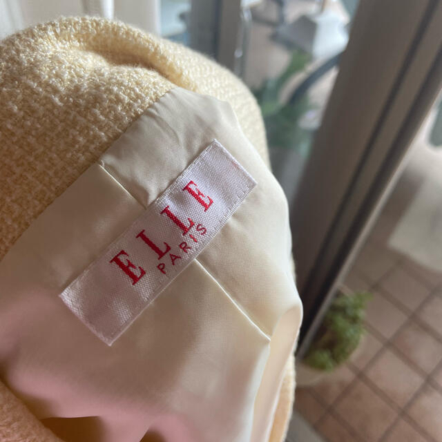 ELLE(エル)の参観日やお食事会に！優しいイエローELLE のスーツ レディースのフォーマル/ドレス(スーツ)の商品写真