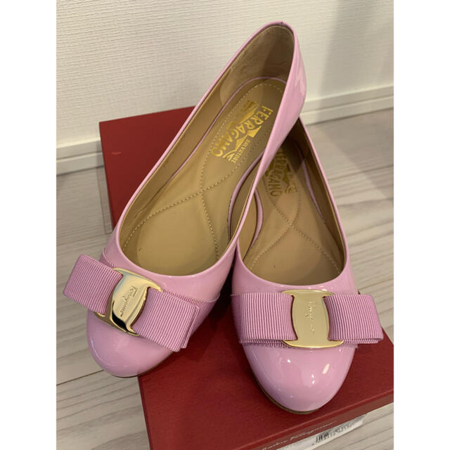 フェラガモ♡ピンクバレエシューズ レディースの靴/シューズ(バレエシューズ)の商品写真