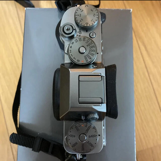 FUJIFILM X-T2グラファイトシルバーとバッテリーグリップVPB-XT2 FUJIFILM X-T2グラファイトシルバーとバッテリーグリップVPB-XT2