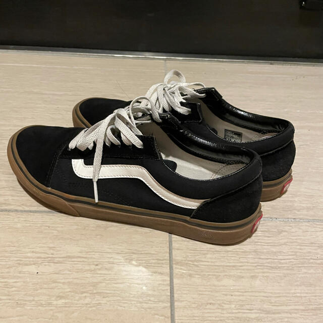 VANS(ヴァンズ)のvans old skool black 27.5cm バンズ　オールドスクール メンズの靴/シューズ(スニーカー)の商品写真