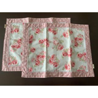 ローラアシュレイ(LAURA ASHLEY)の【Nao様専用】ローラアシュレイランチョンマット2枚　laura ashley (収納/キッチン雑貨)