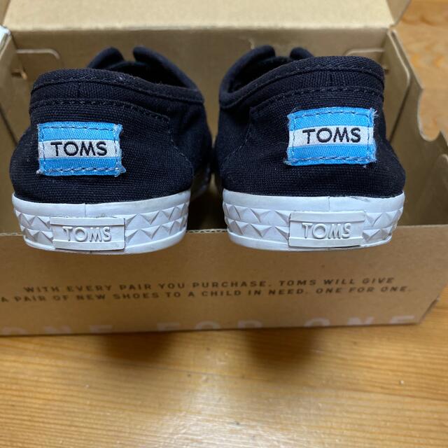 TOMS(トムズ)のTOMS スニーカー　T10 キッズ/ベビー/マタニティのベビー靴/シューズ(~14cm)(スニーカー)の商品写真