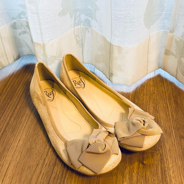 unReef(アンリーフ)のUnReef リボン ペタンコパンプス 25.5cm 【美品・送料込】 レディースの靴/シューズ(ハイヒール/パンプス)の商品写真