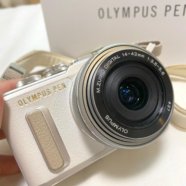 OLYMPUS PEN E-PL8ミラーレス