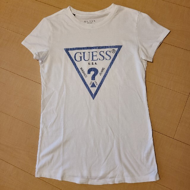 GUESS(ゲス)の美品！ゲスTシャツXS レディースのトップス(Tシャツ(半袖/袖なし))の商品写真