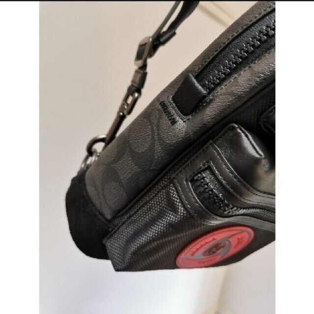 ナルト×コーチCoachライダー パック ウィズ シグネチャー キャンバス メンズのバッグ(ショルダーバッグ)の商品写真