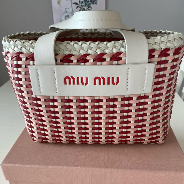 miumiu カゴバッグ