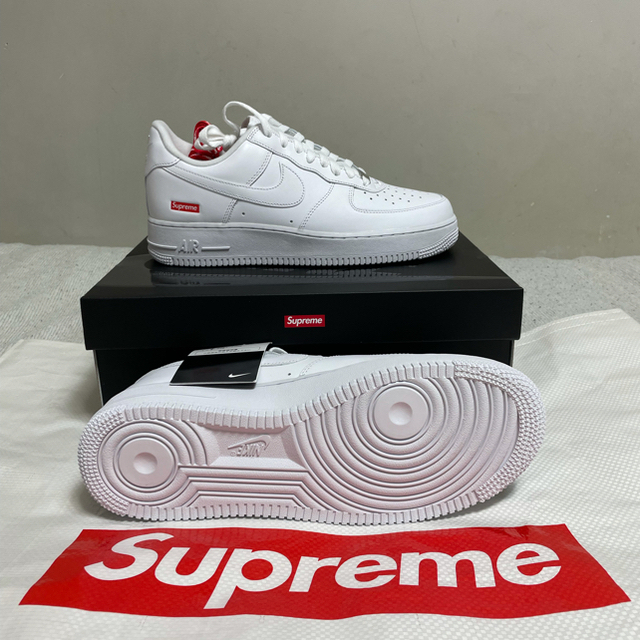 Supreme®/Nike® Air Force 1 Low