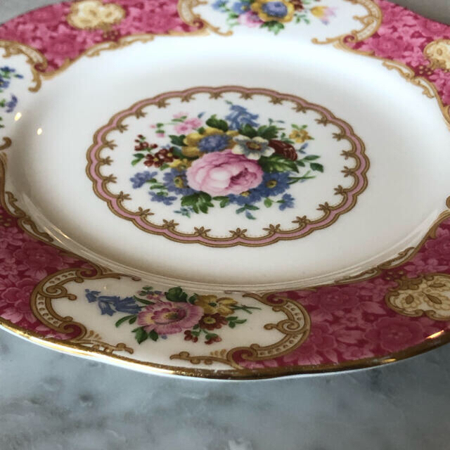 ROYAL ALBERT(ロイヤルアルバート)のロイヤルアルバート レディーカーライル　3p ＋オマケ インテリア/住まい/日用品のキッチン/食器(食器)の商品写真