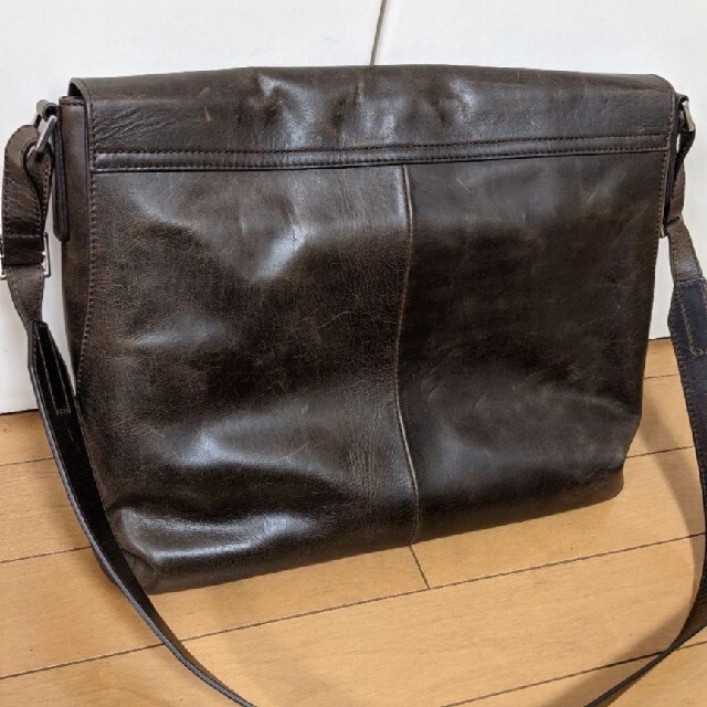 ORCIANI オルチアーニ ショルダーバッグ　イタリア製のレザーバッグ メンズのバッグ(ボディーバッグ)の商品写真