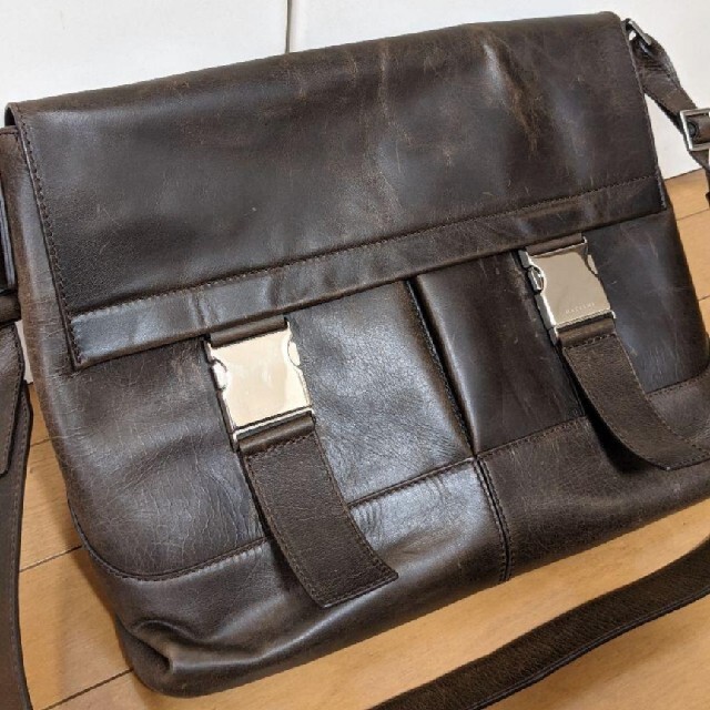 ORCIANI オルチアーニ ショルダーバッグ　イタリア製のレザーバッグ メンズのバッグ(ボディーバッグ)の商品写真