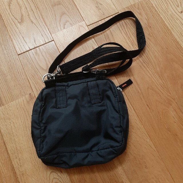 UNIQLO(ユニクロ)のユニクロ　ミニポシェット レディースのバッグ(ショルダーバッグ)の商品写真
