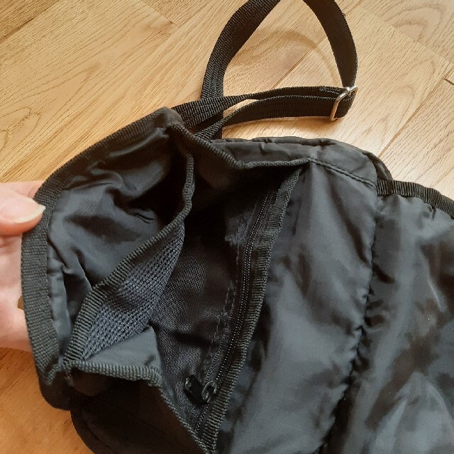 UNIQLO(ユニクロ)のユニクロ　ミニポシェット レディースのバッグ(ショルダーバッグ)の商品写真