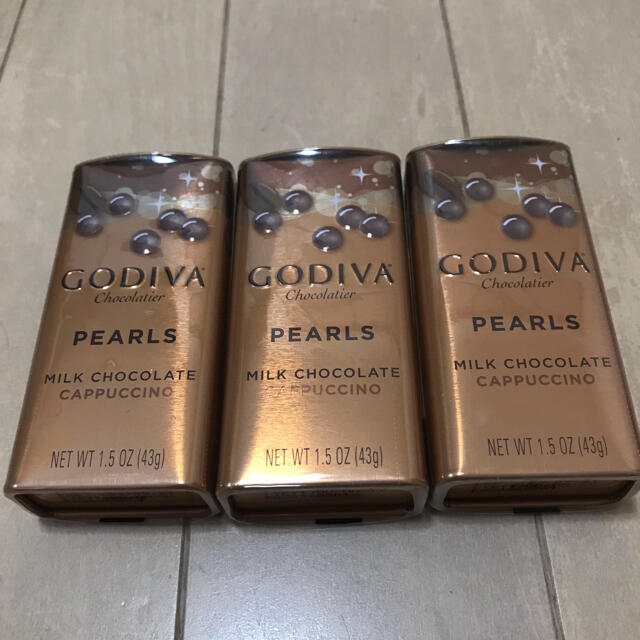 GODIVA ゴディバ パールミルク　カプチーノ　3個セット 食品/飲料/酒の食品(菓子/デザート)の商品写真