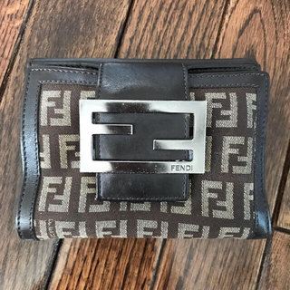 フェンディ(FENDI)のFENDIフェンディ二つ折り財布(折り財布)