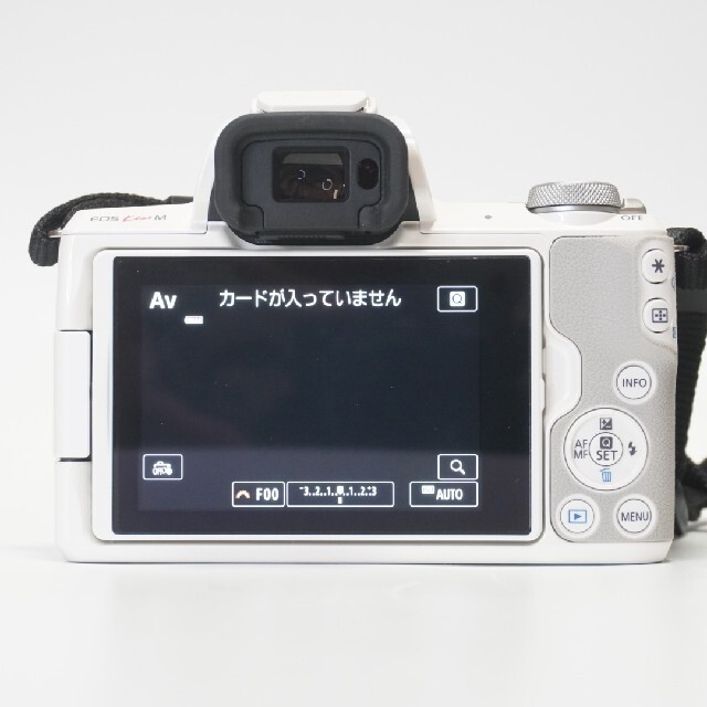 Canon(キヤノン)の美品 キヤノン Canon EOS KISS M ホワイト ボディ スマホ/家電/カメラのカメラ(ミラーレス一眼)の商品写真