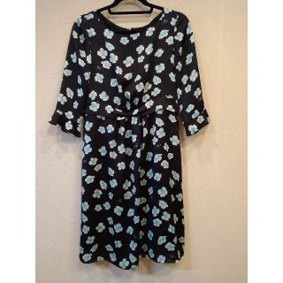 クレージュ(Courreges)のクレージュ　ロゴ入り花柄ワンピース(ひざ丈ワンピース)