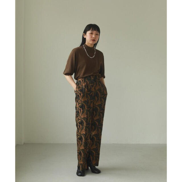 TODAYFUL(トゥデイフル)のJaquard Slit Trousers "todayful" レディースのパンツ(カジュアルパンツ)の商品写真