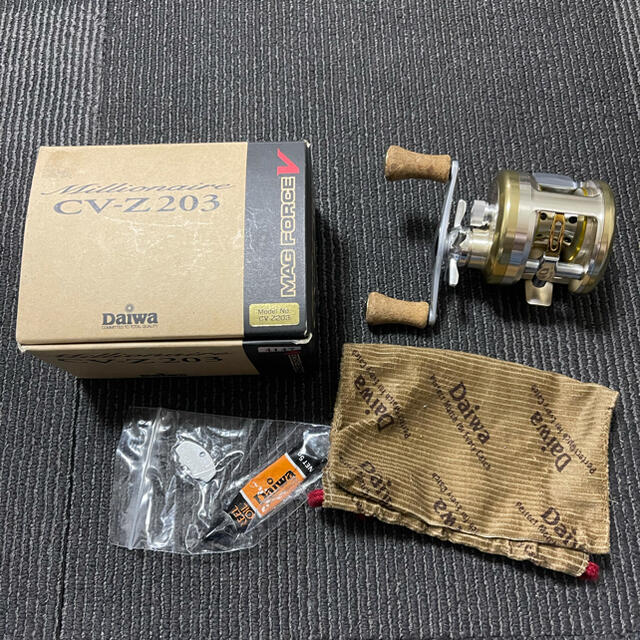 ベイトリール　Daiwa ミリオネア