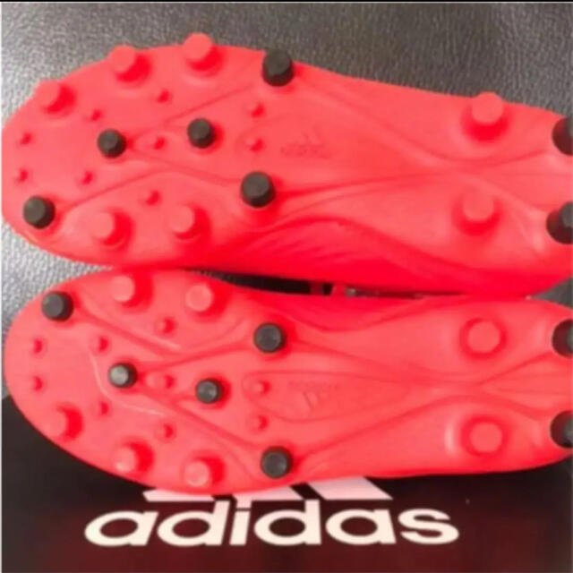 adidas(アディダス)のサッカー　スパイク　adidas スポーツ/アウトドアのサッカー/フットサル(シューズ)の商品写真