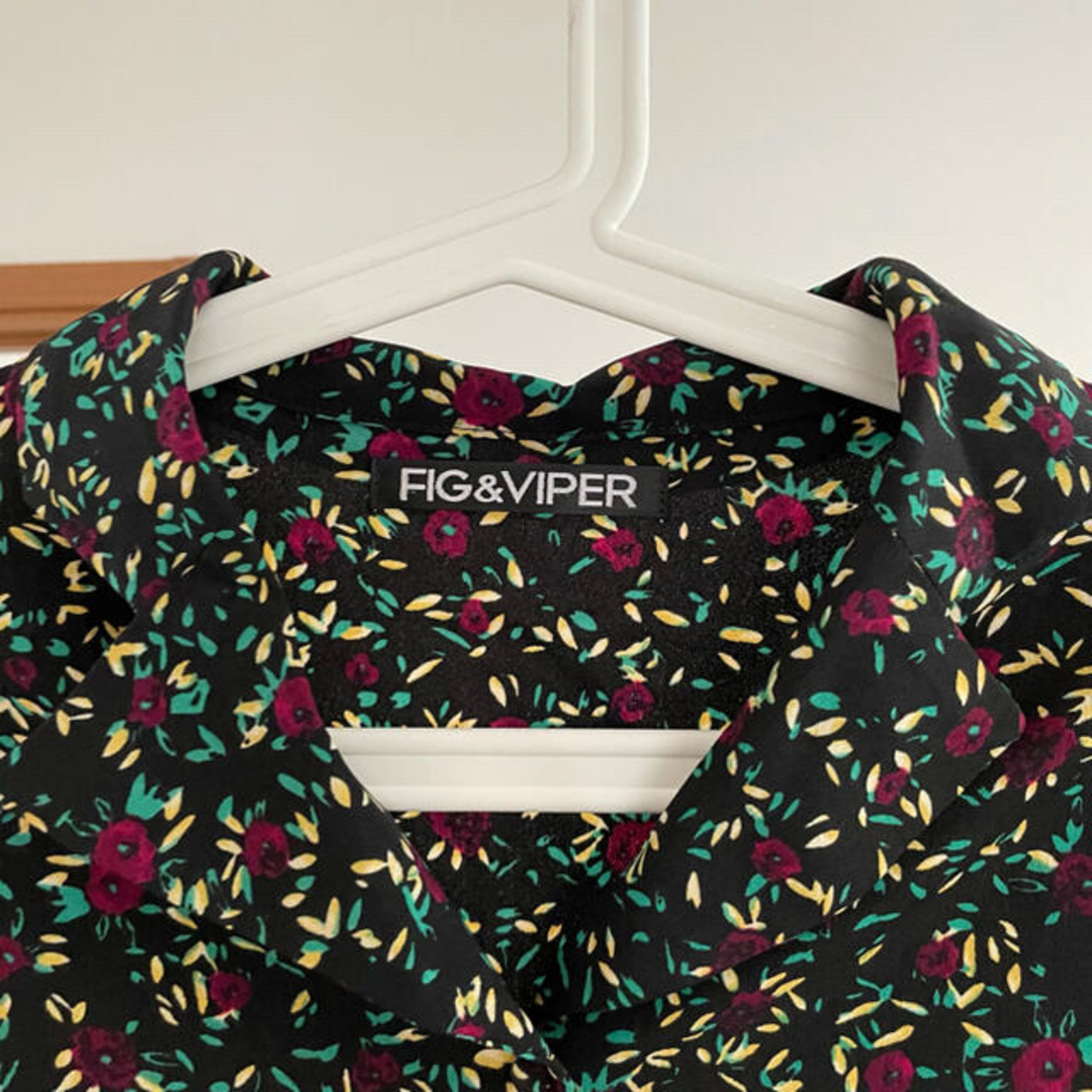 FIG&VIPER(フィグアンドヴァイパー)の FIG&VIPER  花柄　開襟シャツ レディースのトップス(シャツ/ブラウス(半袖/袖なし))の商品写真