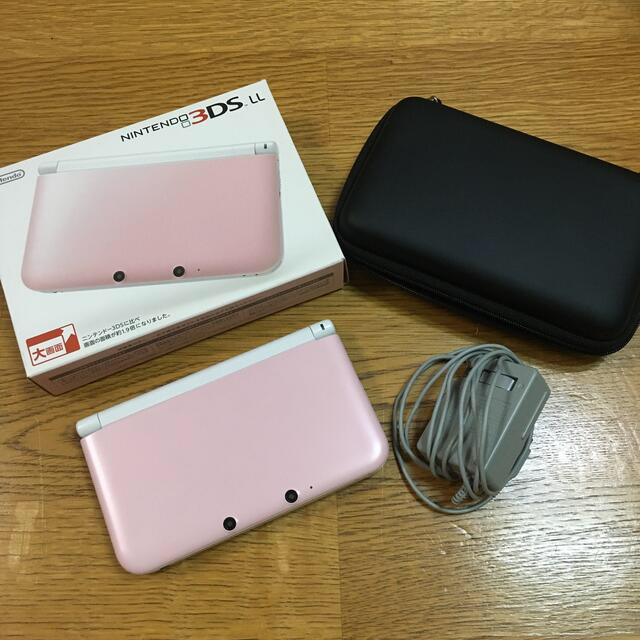 ニンテンドー3DS(ニンテンドー3DS)のNintendo 3DS  LL 本体ピンク/ホワイト エンタメ/ホビーのゲームソフト/ゲーム機本体(携帯用ゲーム機本体)の商品写真