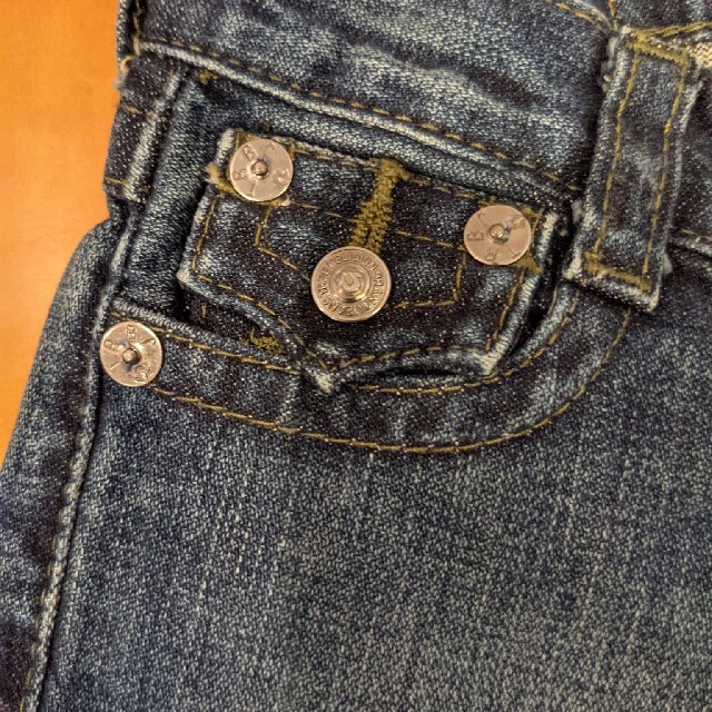 True Religion(トゥルーレリジョン)の新品未使用　true religion デニムパンツ　100 4歳 キッズ/ベビー/マタニティのキッズ服男の子用(90cm~)(パンツ/スパッツ)の商品写真