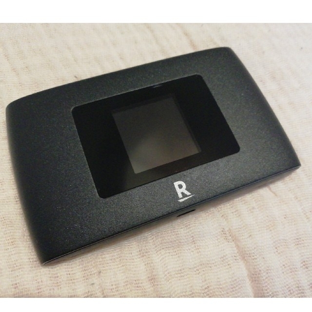 Rakuten(ラクテン)の楽天モバイル ルーター Rakuten WiFi Pocket 2B ブラック スマホ/家電/カメラのスマートフォン/携帯電話(その他)の商品写真