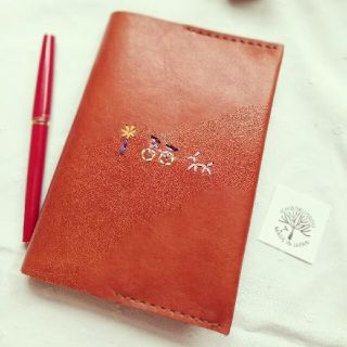 本革*ほぼ日手帳カバーA6オリジナル文庫本カバー、お散歩カバー(ブックカバー)