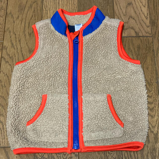 Old Navy(オールドネイビー)のお値下げ　フリースベスト　OLD NAVY  キッズ/ベビー/マタニティのキッズ服男の子用(90cm~)(ジャケット/上着)の商品写真