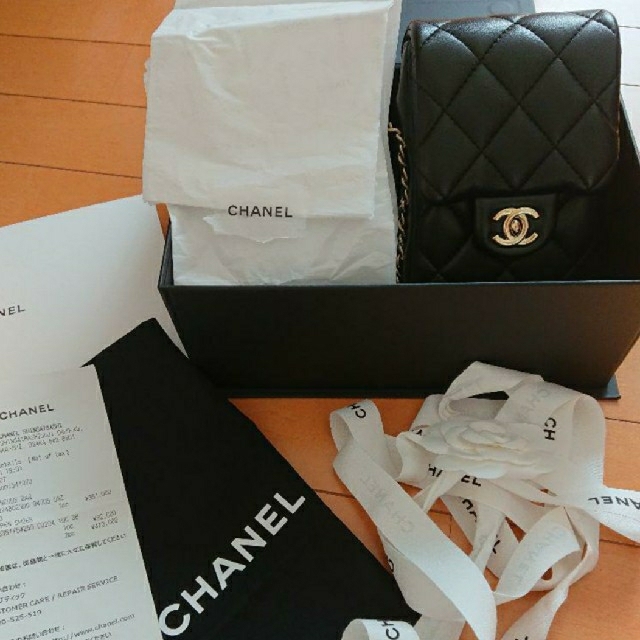 CHANEL(シャネル)の未使用・CHANEL パールショルダー レディースのバッグ(ショルダーバッグ)の商品写真