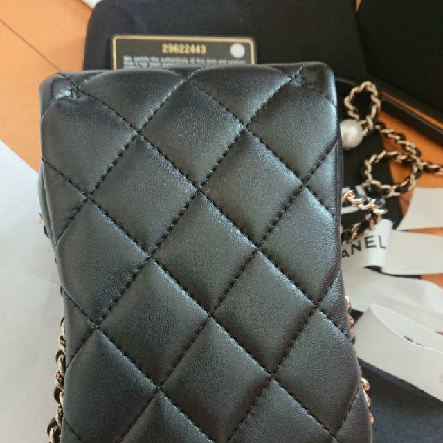 CHANEL(シャネル)の未使用・CHANEL パールショルダー レディースのバッグ(ショルダーバッグ)の商品写真