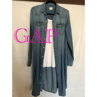 ギャップ(GAP)のお値下げ★美品★GAPデニムシャツワンピース　ロングシャツ(ひざ丈ワンピース)