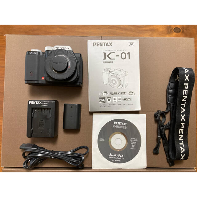 PENTAX(ペンタックス)のPENTAX k-01  レンズキット　DA 40mm F2.8 スマホ/家電/カメラのカメラ(ミラーレス一眼)の商品写真