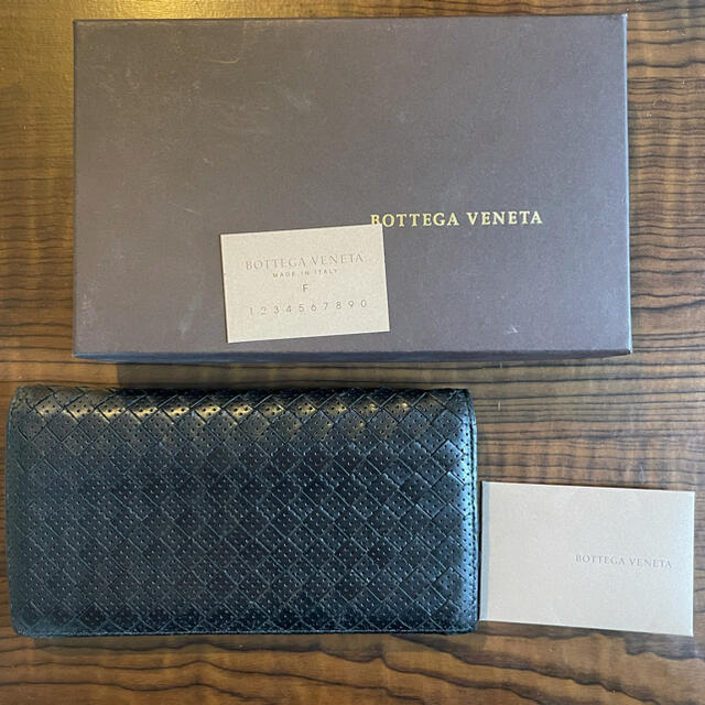 Bottega Veneta(ボッテガヴェネタ)のボッテガヴェネタ 長財布 イントレチャート パンチングレザー メンズのファッション小物(長財布)の商品写真