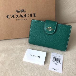 コーチ(COACH)の2021年秋冬新作★新品 COACH コーチ 二つ折り財布 ブライト ジェイド(財布)