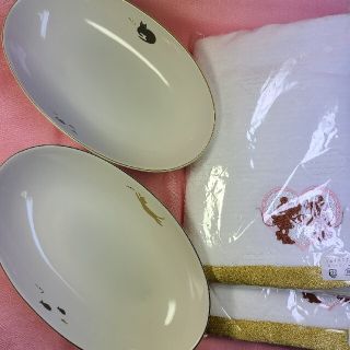 可愛い猫柄のシチュー皿2枚<ミスドの景品>&ディズニーフェイスタオル2枚(食器)