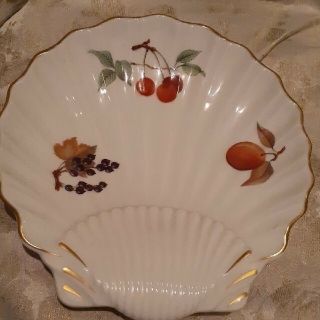 ロイヤルウースター(Royal Worcester)のロイヤルウースター白が美しい❗大皿金が美しい新品(食器)