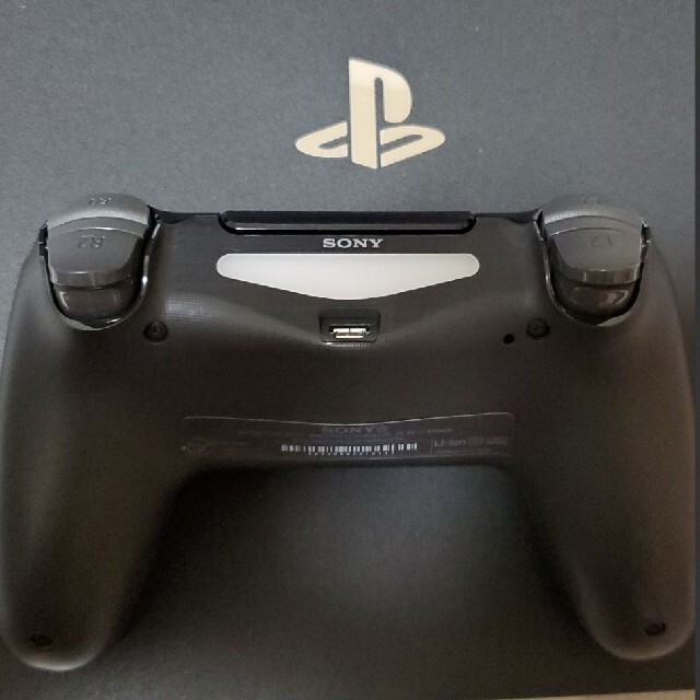SONY CUH-7200BB01の通販 by ひまり's shop｜ラクマ PlayStation4 Pro 本体 人気高品質