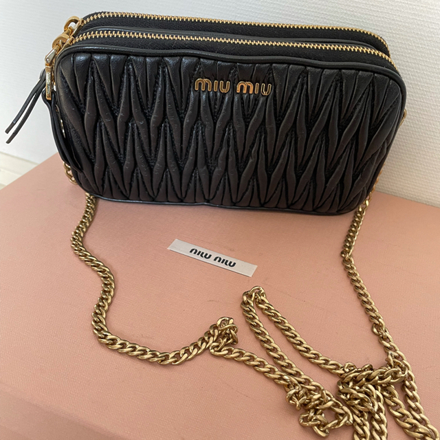 値下げしました！miumiu 肩掛けバッグ