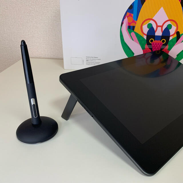 Wacom(ワコム)のWacom Cintiq Pro 13 DTH-1320 スマホ/家電/カメラのPC/タブレット(PC周辺機器)の商品写真