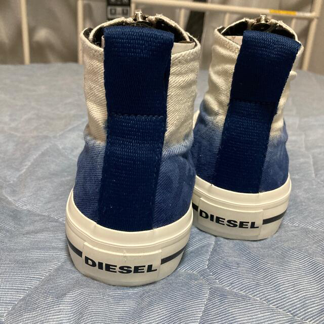 DIESEL(ディーゼル)のDIESELデニムシューズ(定価26400円)希望価格のコメントお待ちしてます レディースの靴/シューズ(スニーカー)の商品写真