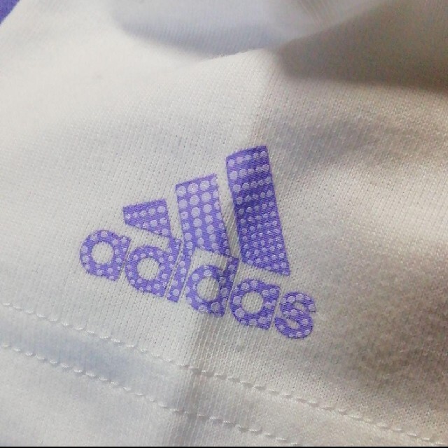 adidas(アディダス)の【未使用】アディダス　ロンt  ロゴプリント　薄手　長袖 レディースのトップス(Tシャツ(長袖/七分))の商品写真